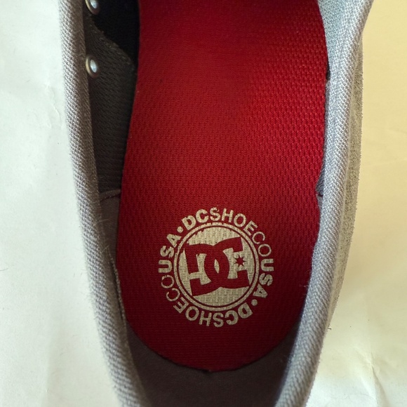 DC Gray Suede Manual S- Men 10.5- This shoe is built to skate. - Picture 7 of 7